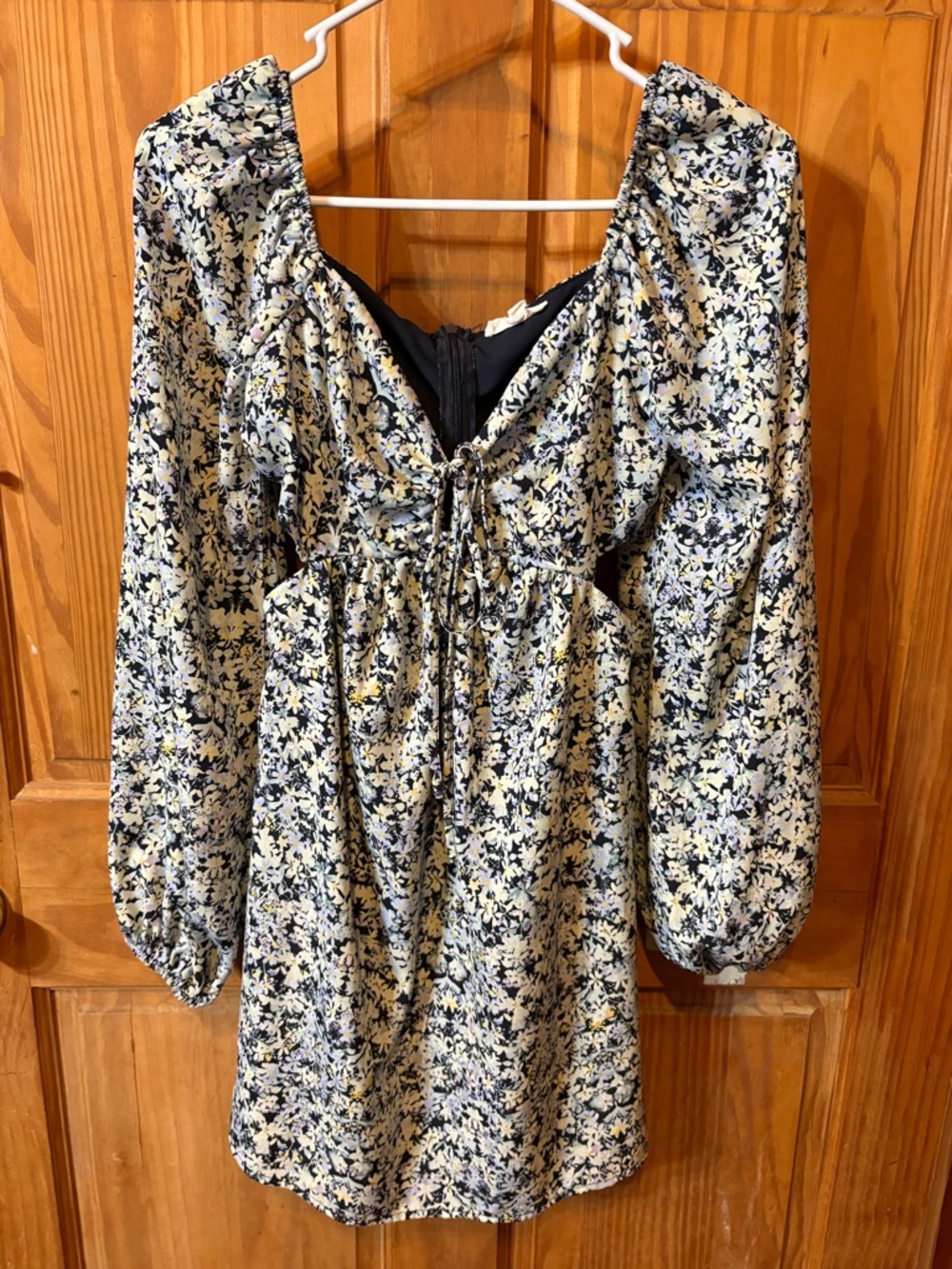 La Hearts Black and Cream Floral Long-Sleeve Mini Dress